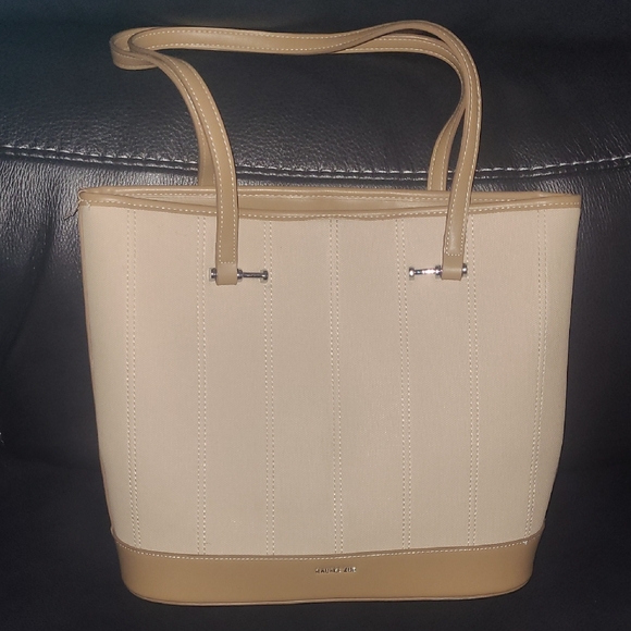Rachel Zoe Handbags - NWOT Rachel Zoe Beige and Tan Purse